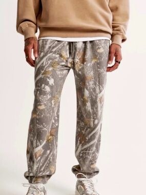 Abercrombie & Fitch Gray and Tan Splatter Joggers